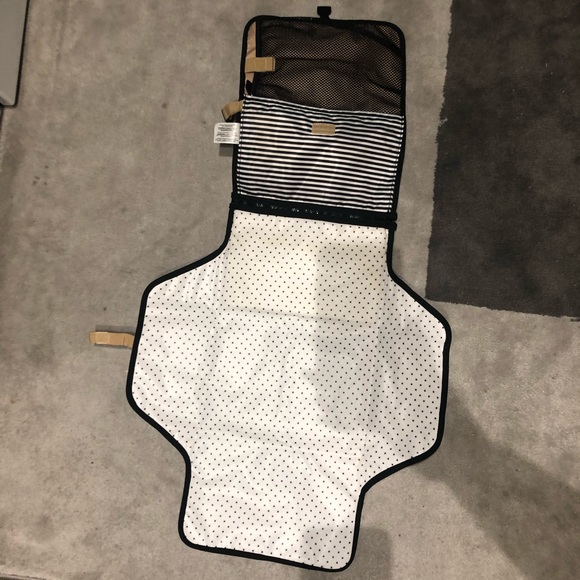 SkipHop Diaper Bag  / Changing Pad Station - Picture 5 of 6